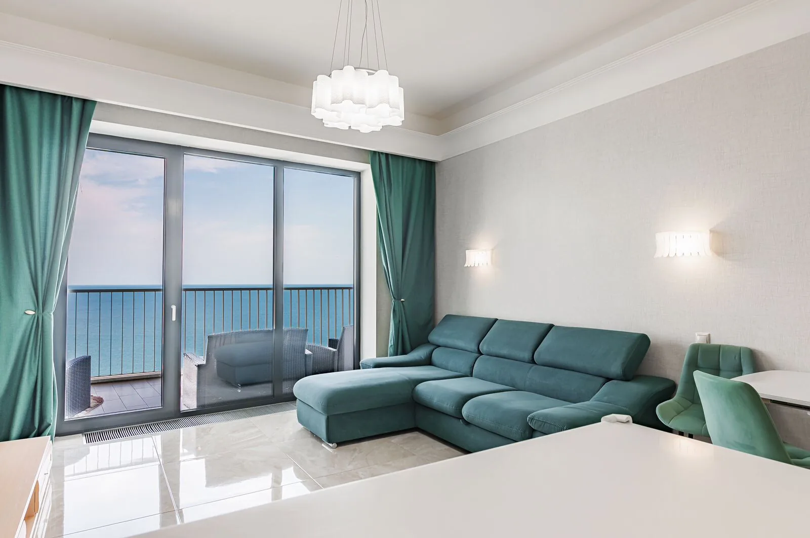 Апартаменты 100 м², Актер Гэлакси, Сочи