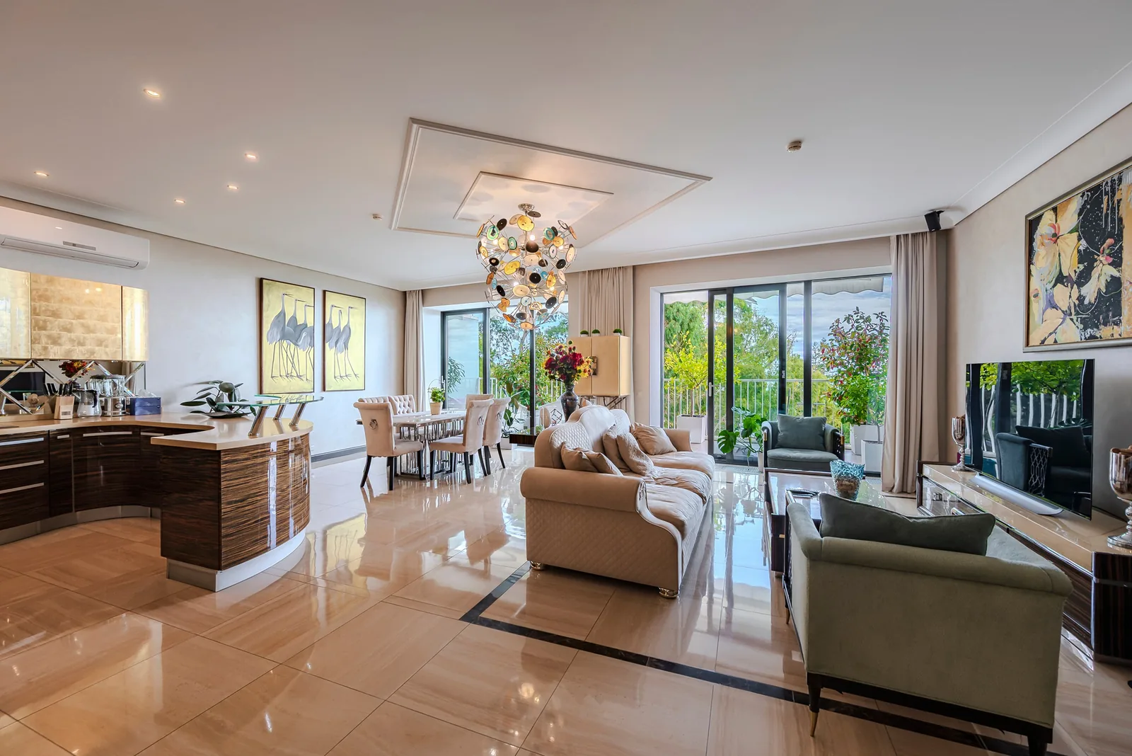 Апартаменты 190 м², 3-комн., Актер Гэлакси, Сочи