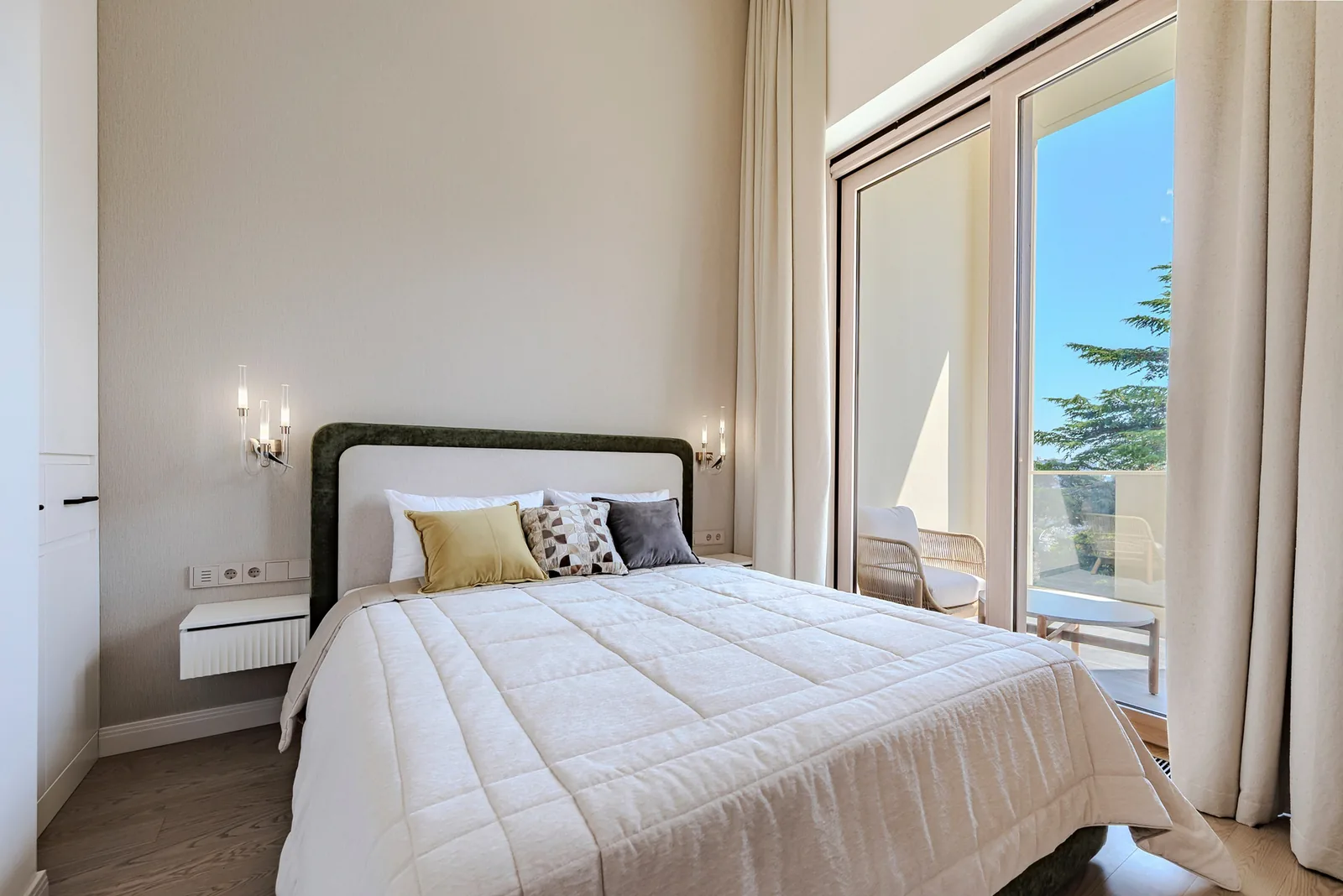 Апартаменты 48 м², 2-комн., Grand Royal, Сочи