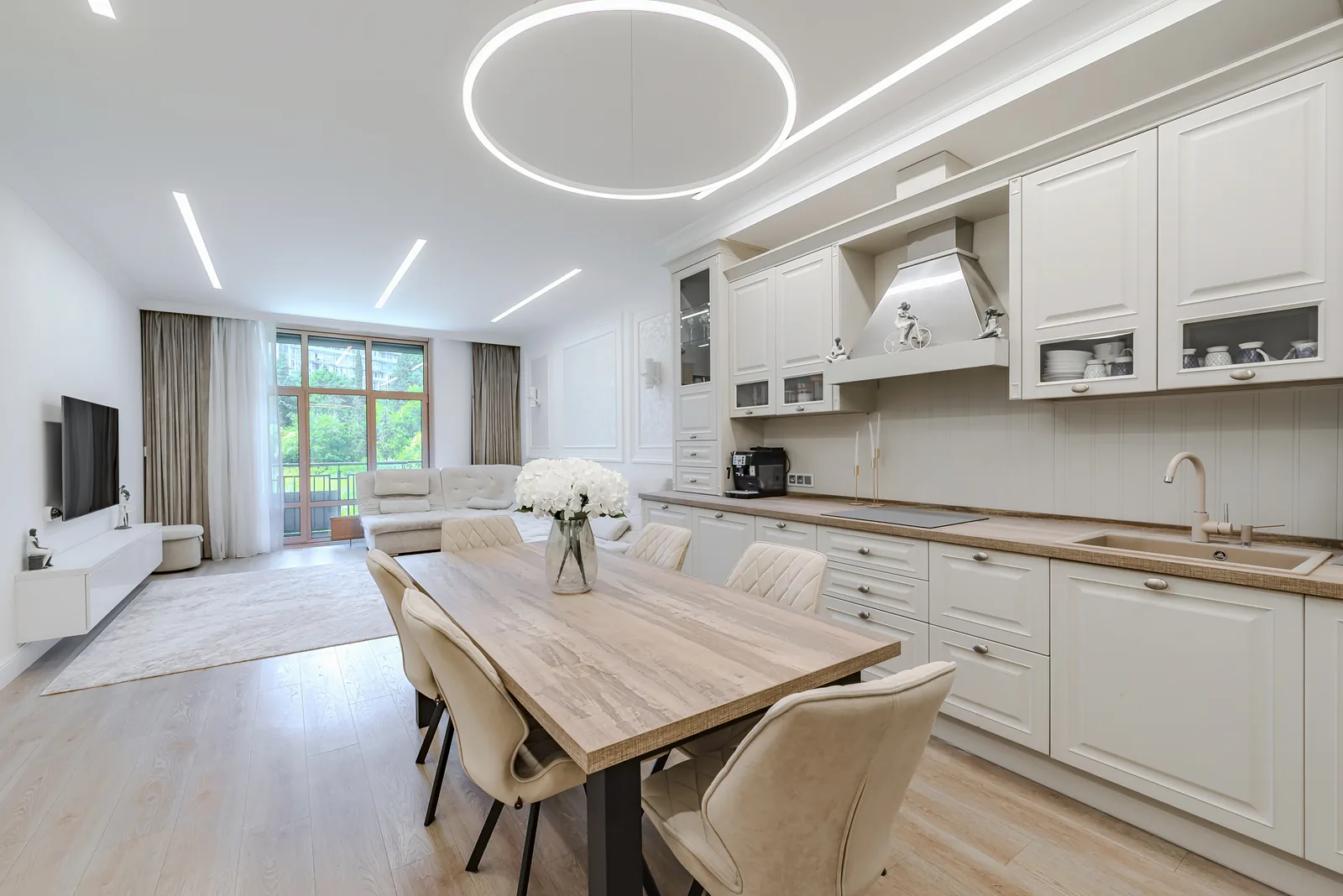 Квартира 175 м², 4+ комн., Миллениум Тауэр, Сочи