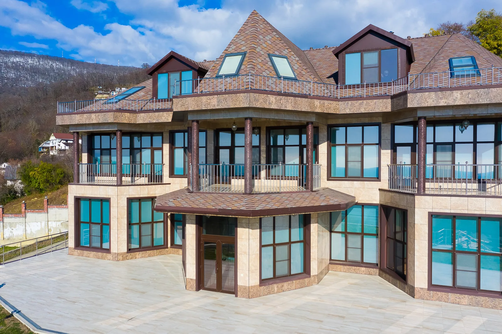 Дом 1500 м², участок 33 сотки, Хостинский район, Сочи