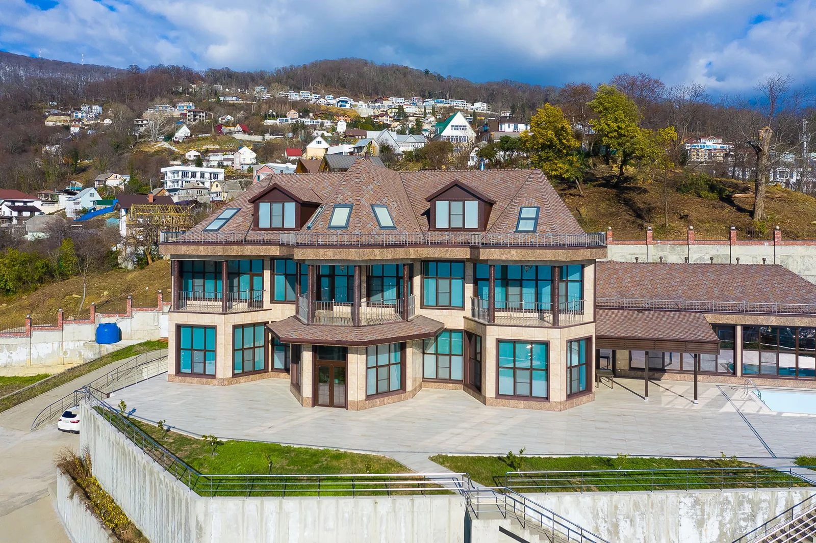 Дом 1500 м², участок 33 сотки, Хостинский район, Сочи – фото 2