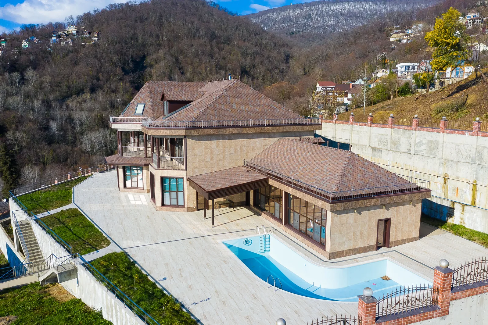 Дом 1500 м², участок 33 сотки, Хостинский район, Сочи – фото 3