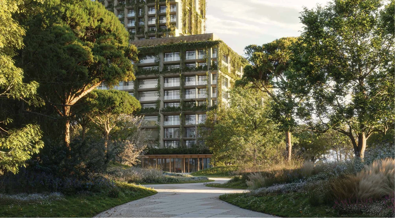 Silk Towers, Батуми – аллея парка и жилое здание за деревьями
